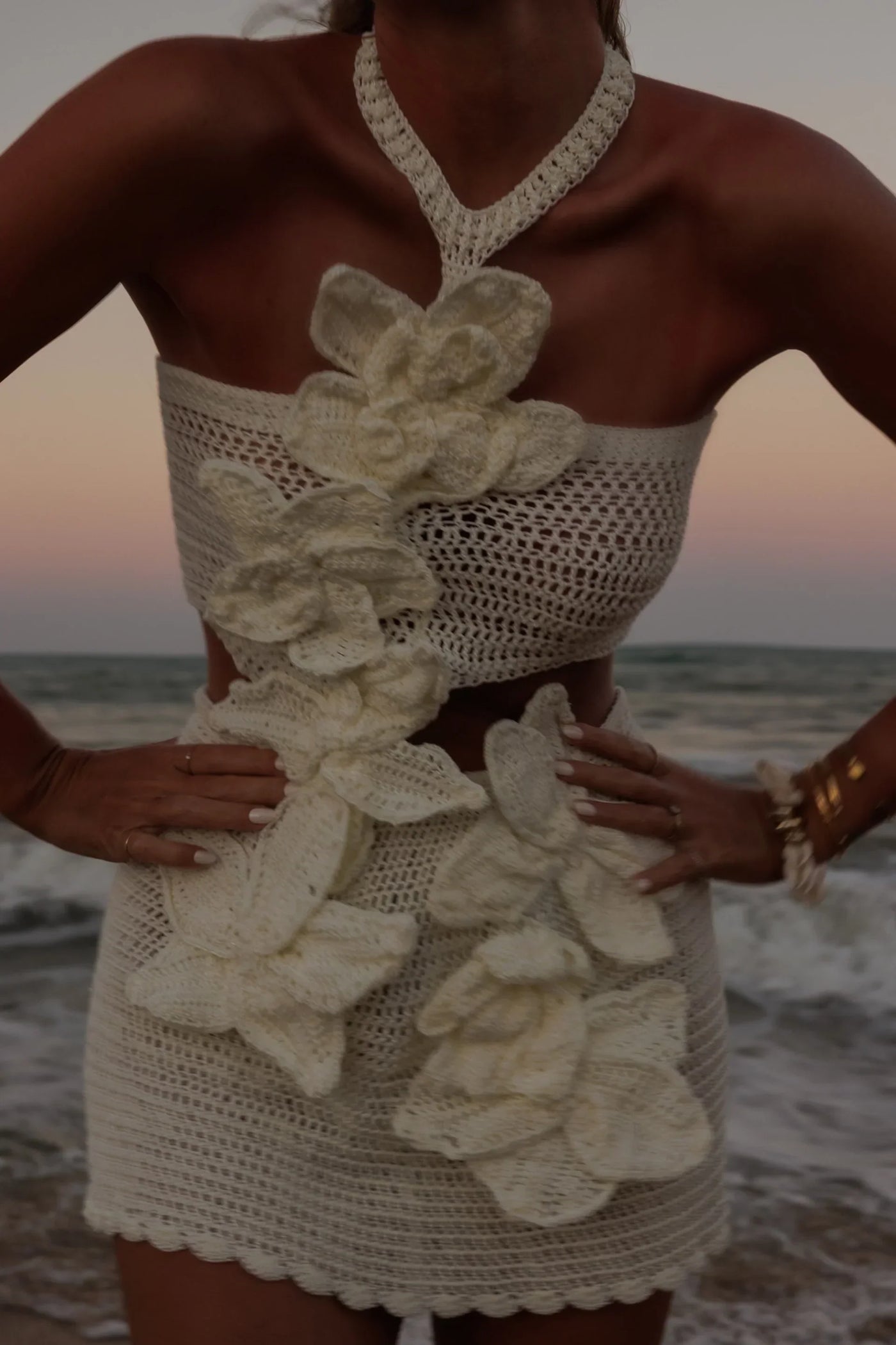 Mini Robe Fleurie Crochet d'Été – Fiora