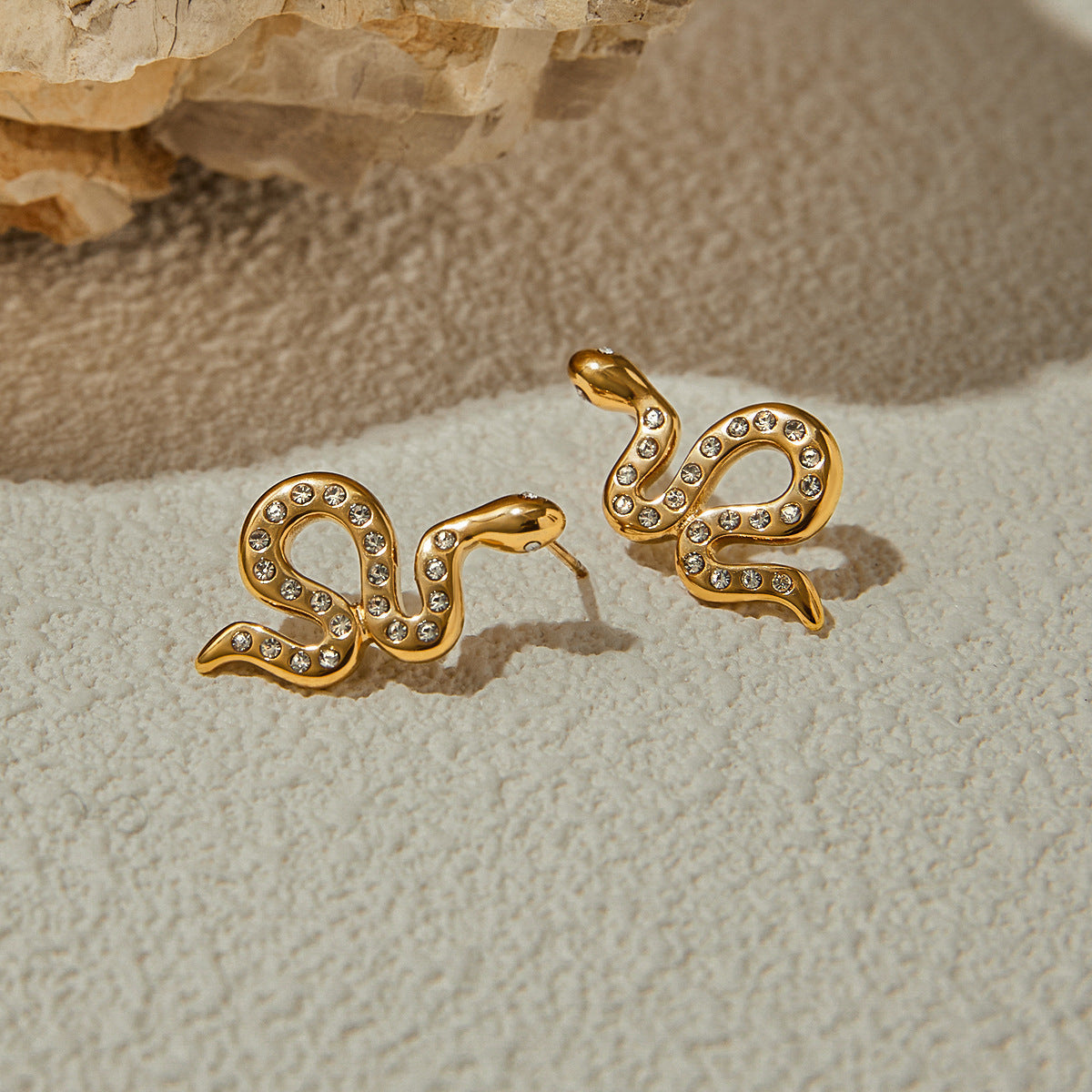 Boucles d’Oreilles Serpent Doré Strass – Veloura