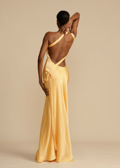 Robe Longue Asymétrique Satinée – Andiea