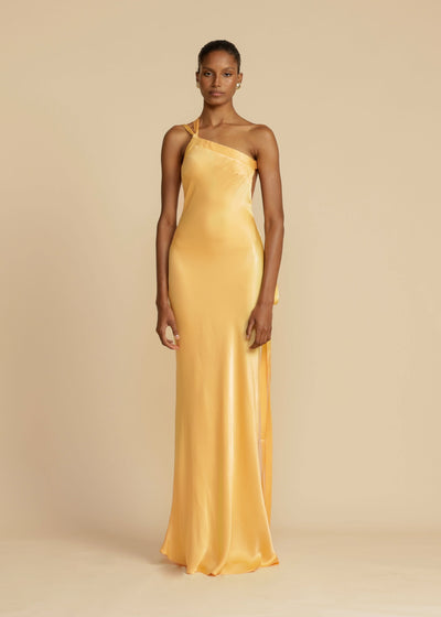 Robe Longue Asymétrique Satinée – Andiea