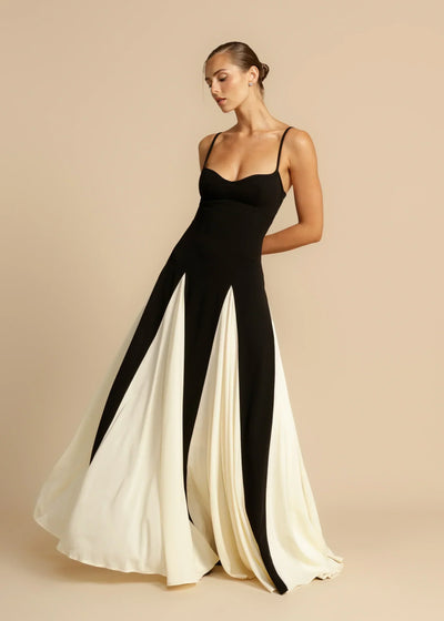 Robe longue noire fendue élégante – Esmeralda