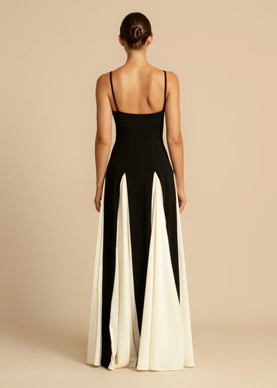 Robe longue noire fendue élégante – Esmeralda