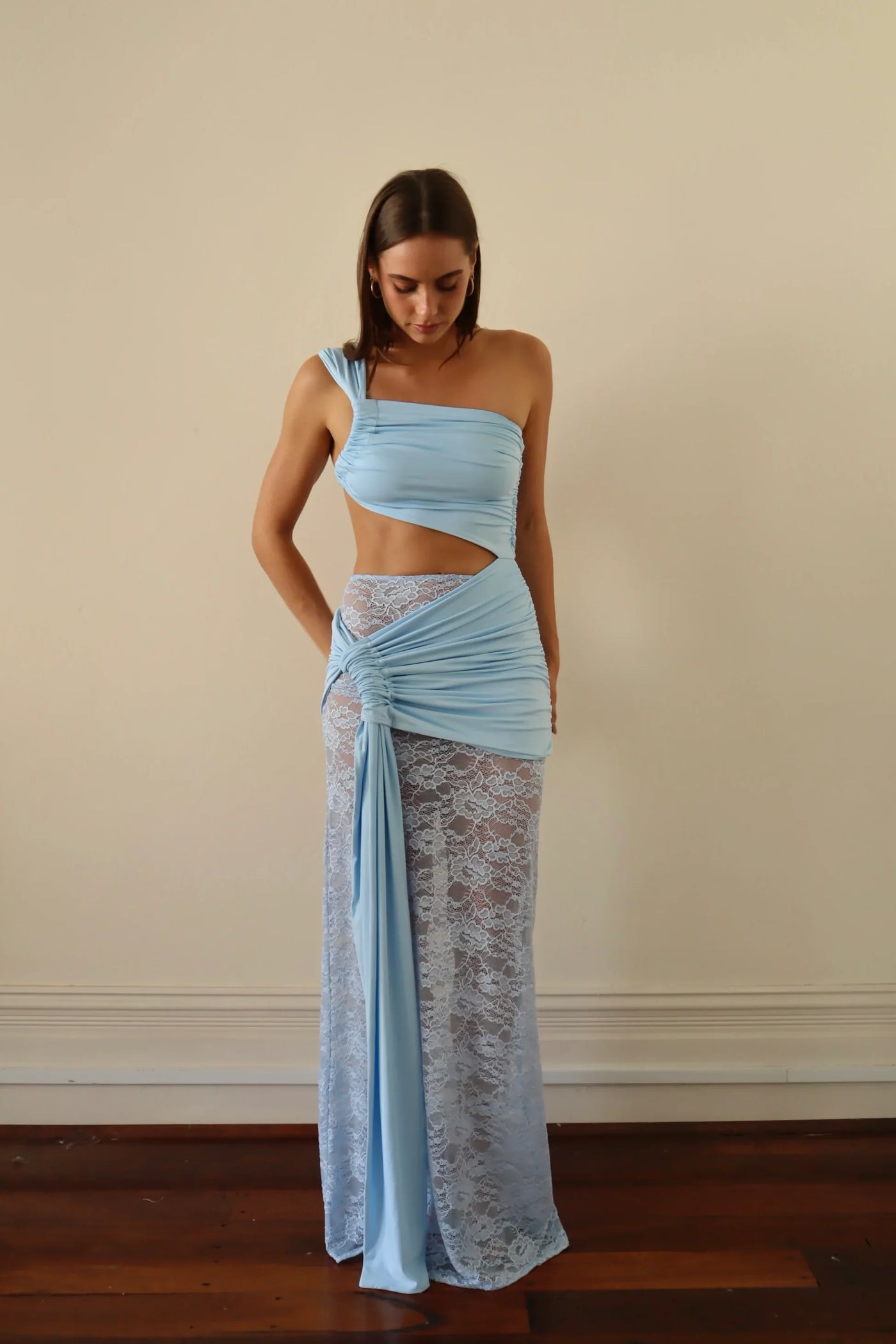Robe asymétrique dentelle - Bella