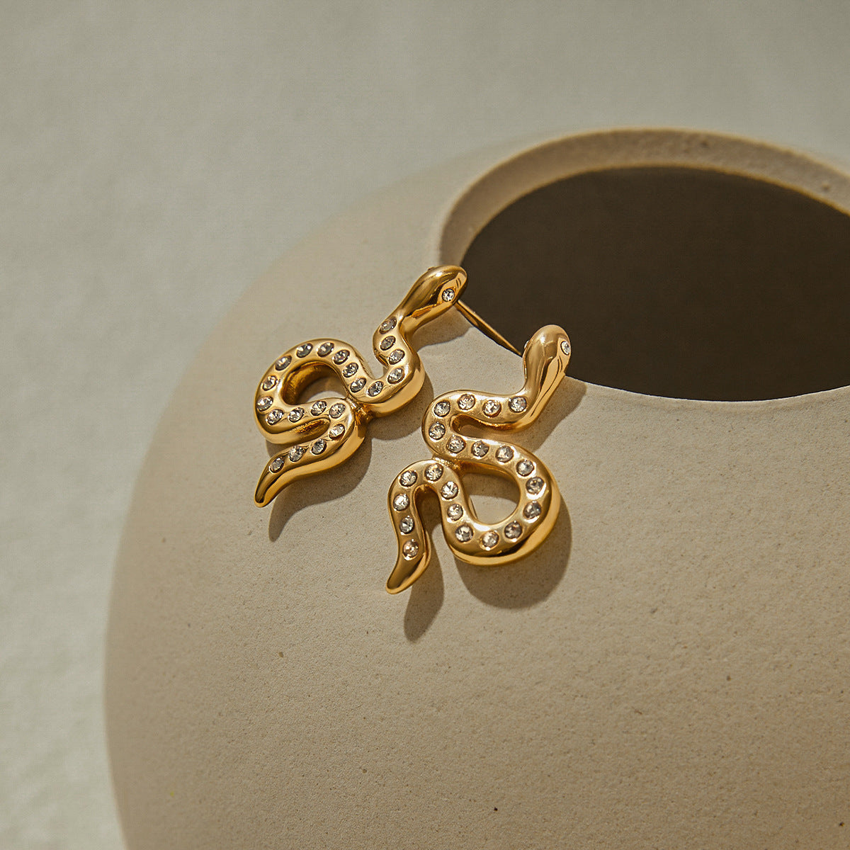 Boucles d’Oreilles Serpent Doré Strass – Veloura