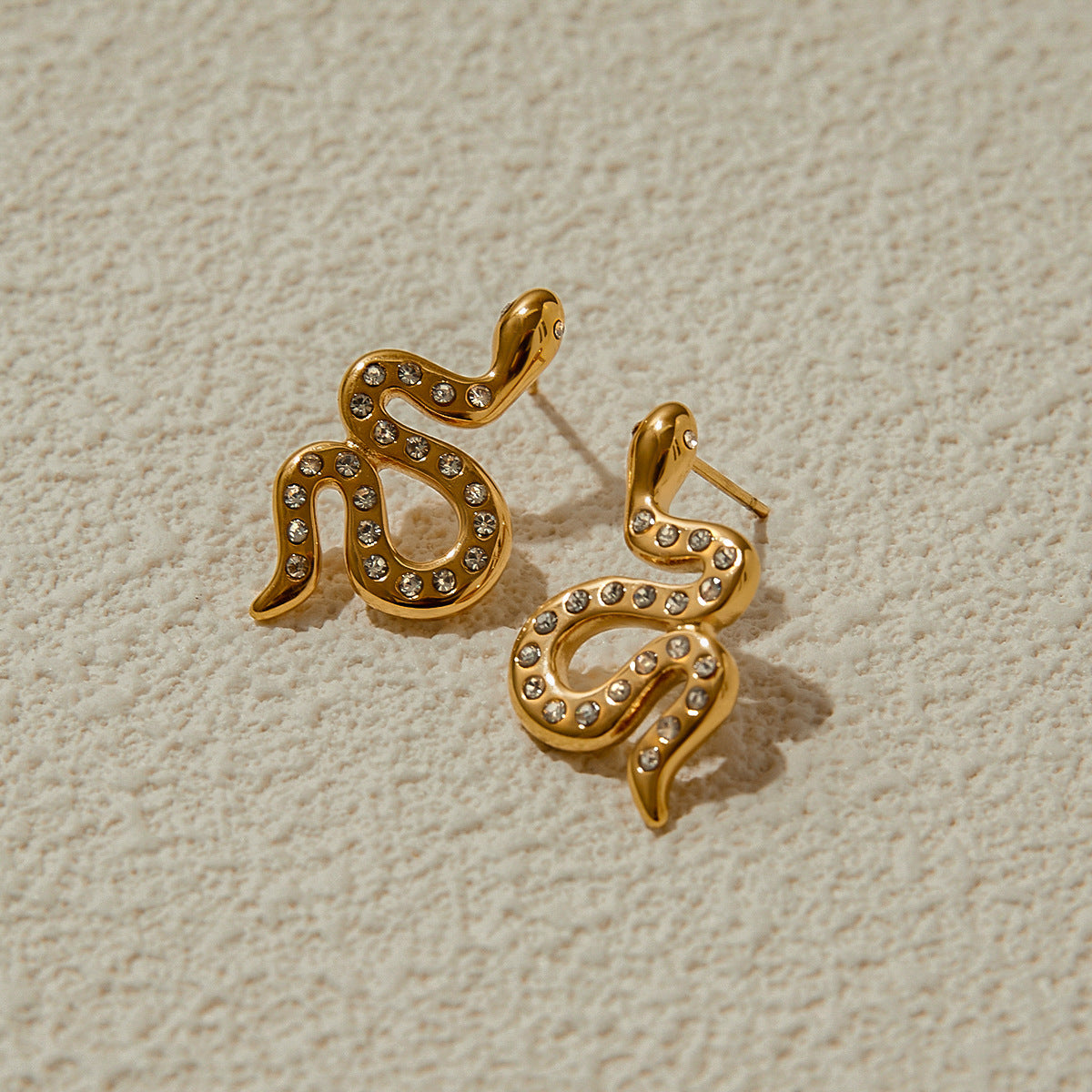 Boucles d’Oreilles Serpent Doré Strass – Veloura
