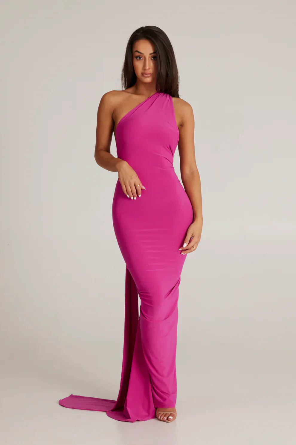 Robe Fendue Asymétrique – Lynessia