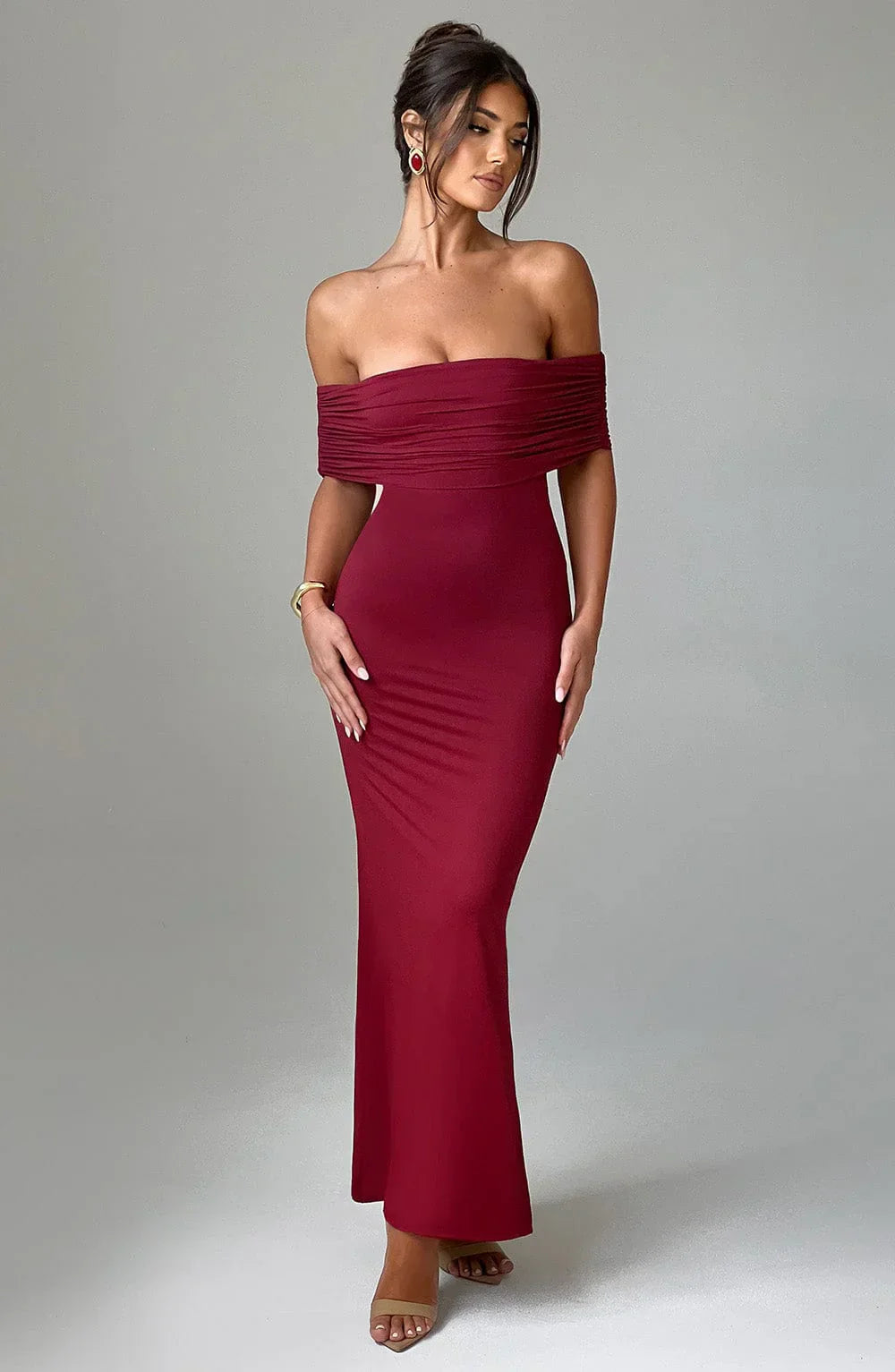 Robe moulante épaules dénudées dos nu – Azrya