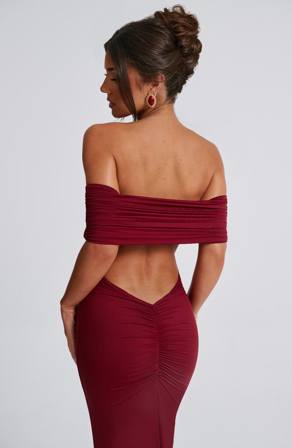 Robe moulante épaules dénudées dos nu – Azrya