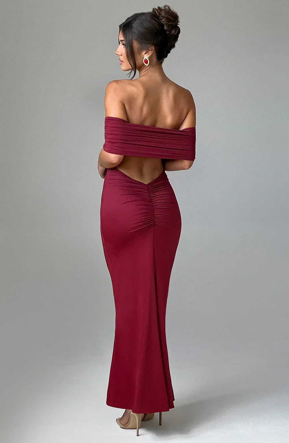 Robe moulante épaules dénudées dos nu – Azrya