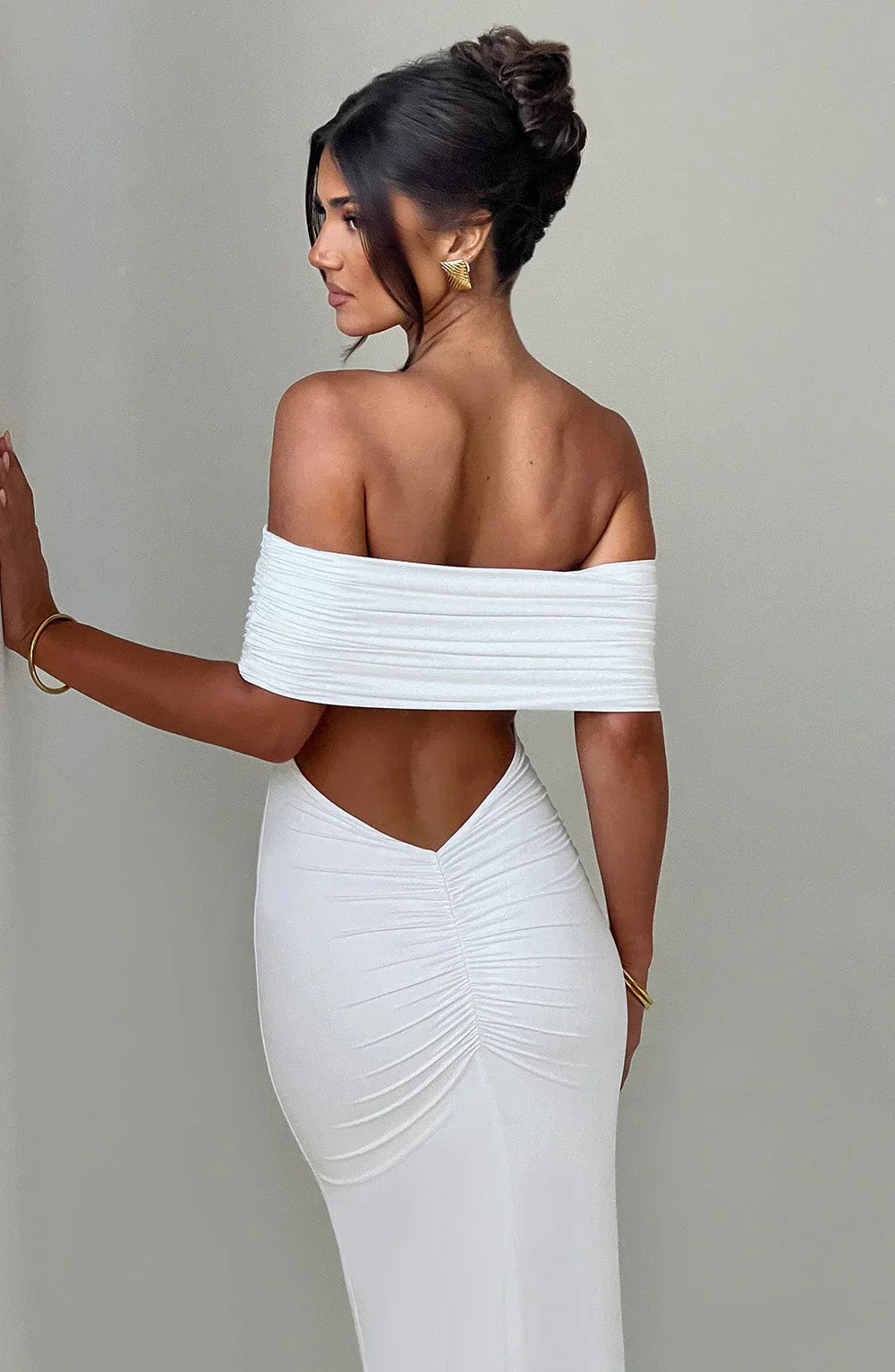 Robe moulante épaules dénudées dos nu – Azrya