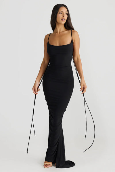 Robe dos nu sculptante – Alhena