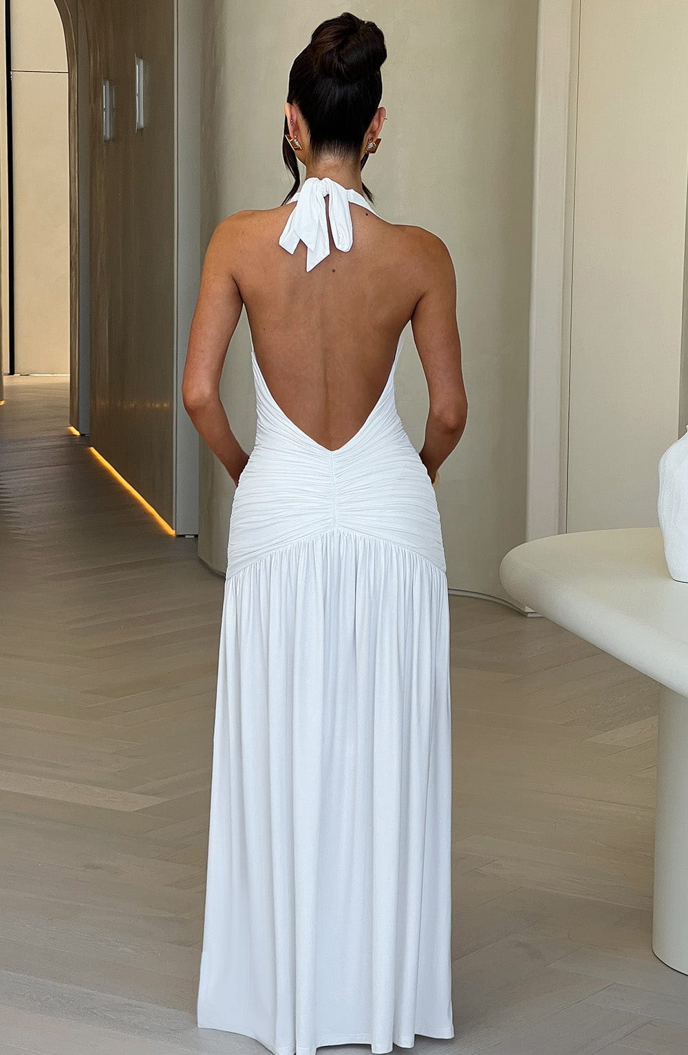 Robe fendue dos nu nouée – Sabina